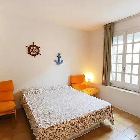 Holiday Cornelia Pucho Cambrils